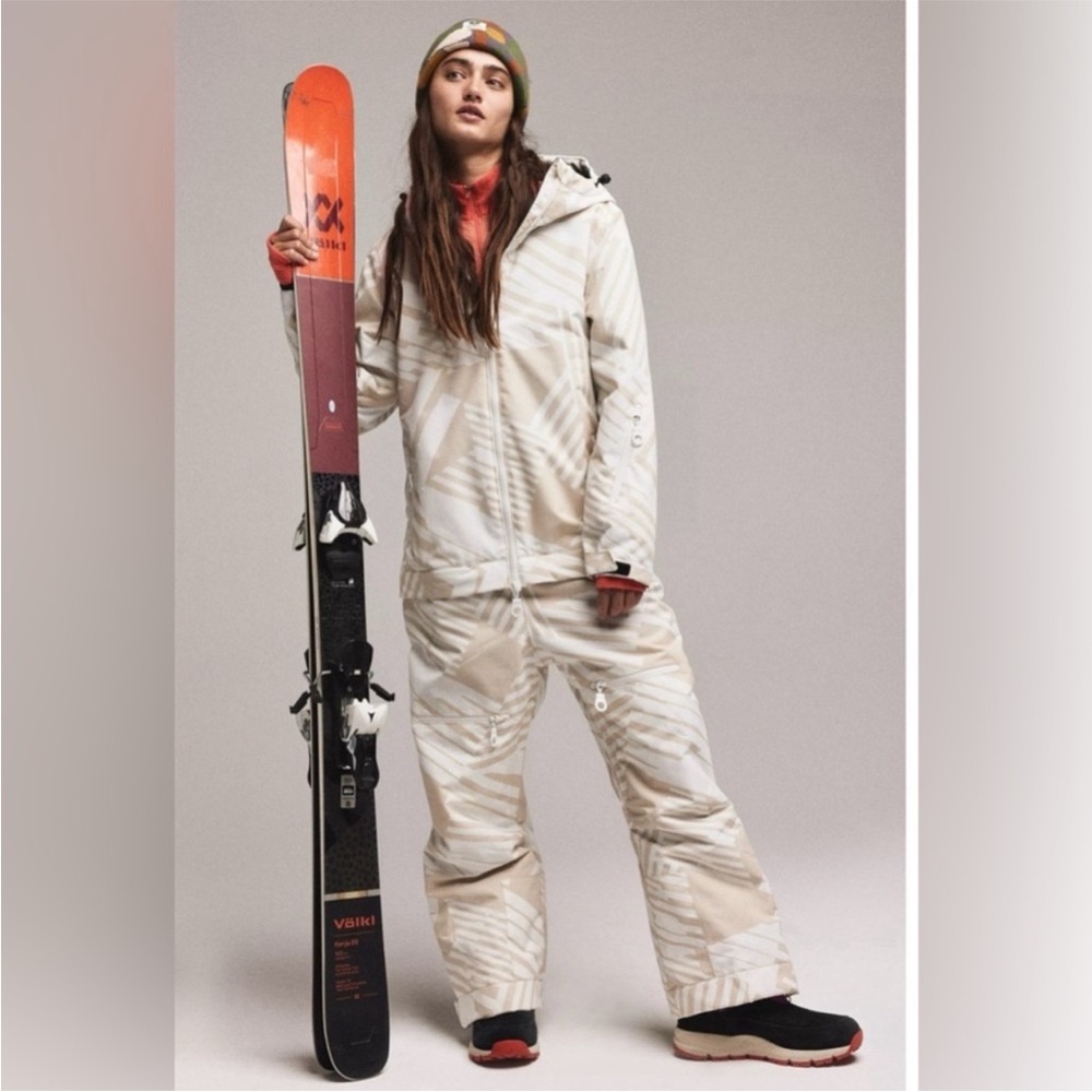 Snowboard outfit Brand New with tags NWT Free People Movement x Oneskee